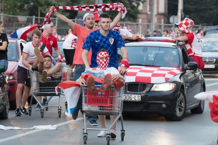 Navijačka euforija diljem Hrvatske: Slavili smo do jutra!