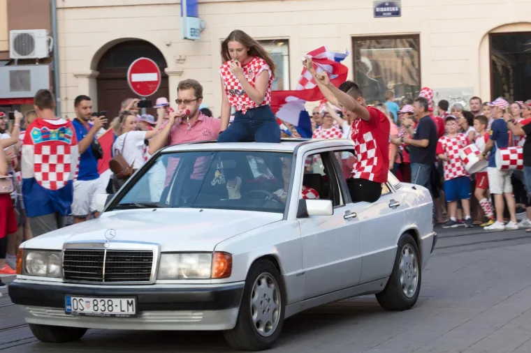 Navijačka euforija diljem Hrvatske: Slavili smo do jutra!