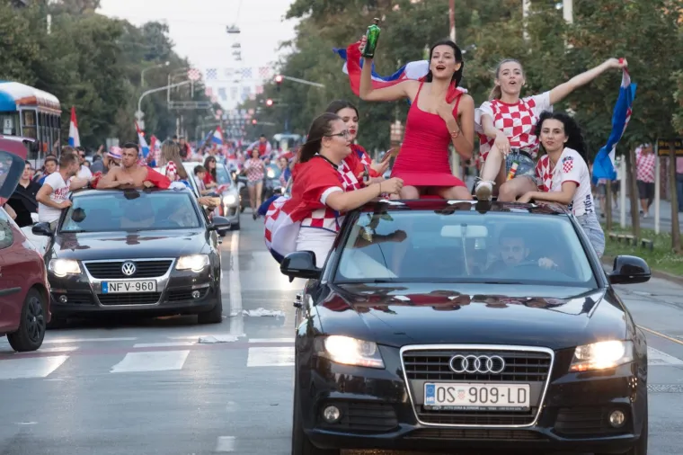 Navijačka euforija diljem Hrvatske: Slavili smo do jutra!