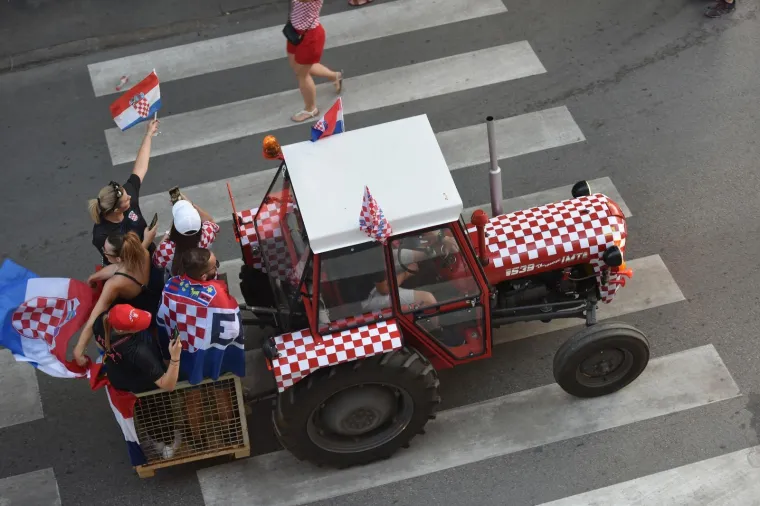Slavlje nakon finalnog susreta Svjetskog nogometnog prvenstva i osvajanja povijesnog srebra Puljani su proslavili na ulicama.