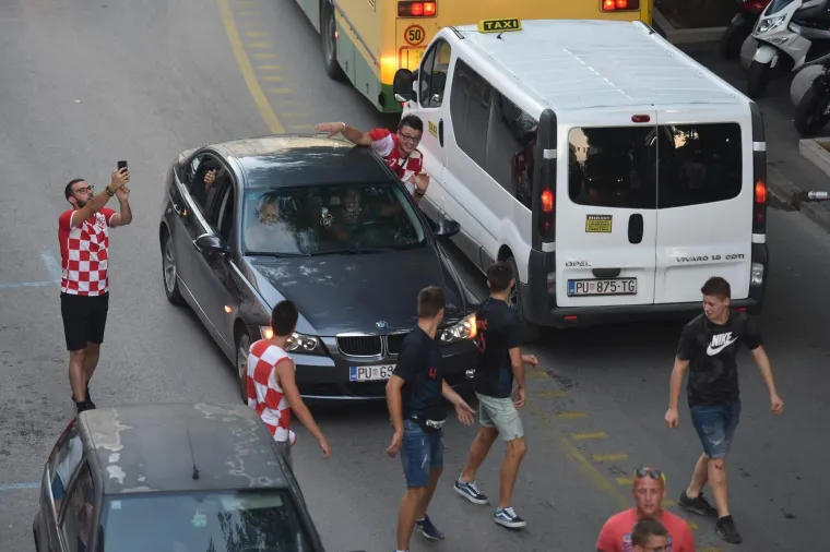 Slavlje nakon finalnog susreta Svjetskog nogometnog prvenstva i osvajanja povijesnog srebra Puljani su proslavili na ulicama.