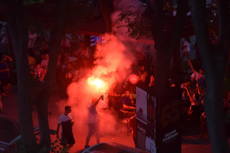 Slavlje nakon finalnog susreta Svjetskog nogometnog prvenstva i osvajanja povijesnog srebra Puljani su proslavili na ulicama.