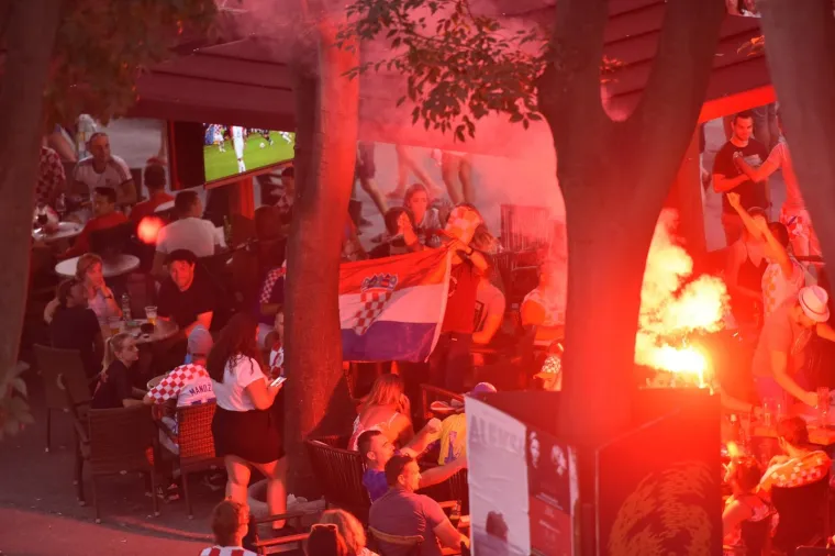 Slavlje nakon finalnog susreta Svjetskog nogometnog prvenstva i osvajanja povijesnog srebra Puljani su proslavili na ulicama.