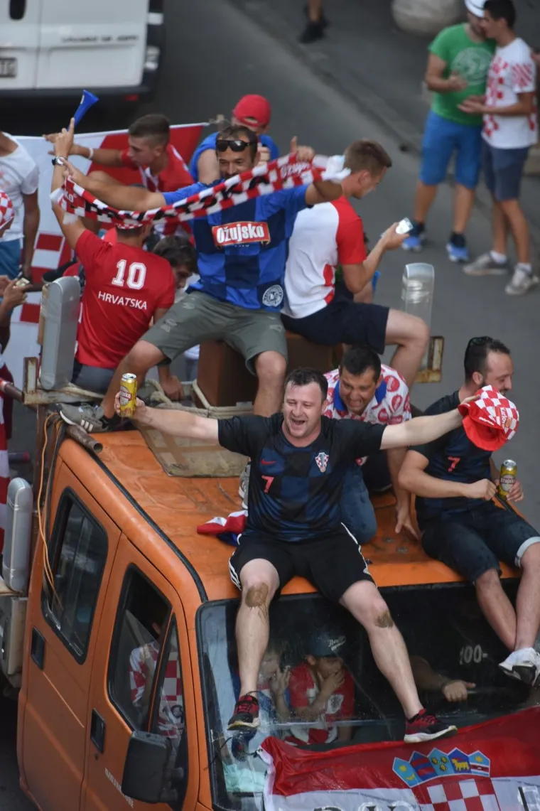 Slavlje nakon finalnog susreta Svjetskog nogometnog prvenstva i osvajanja povijesnog srebra Puljani su proslavili na ulicama.