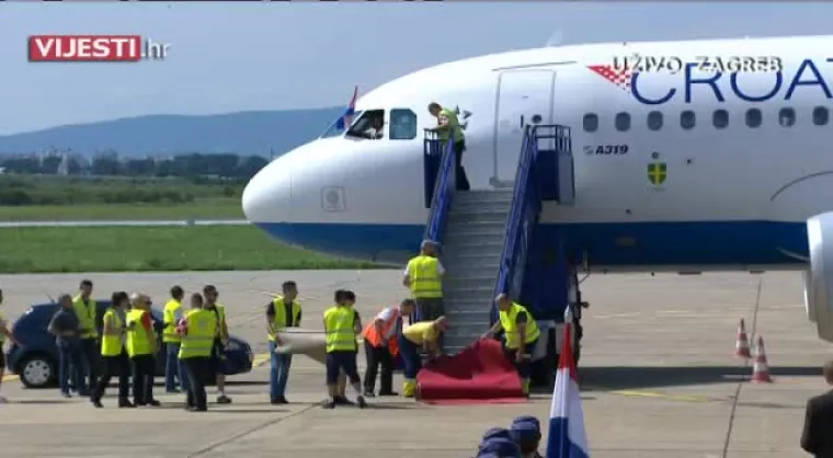 Evo kako je izgledao doček hrvatske reprezentacije u Zračnuoj luci dr. Franjo Tuđman