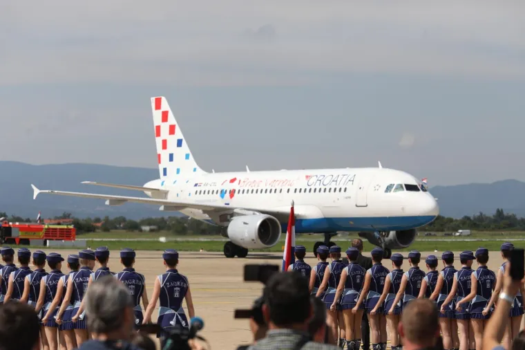 Zrakoplov Croatia Airlinesa sa svjetskim nogometnim doprvacima sletio je u  ponedjeljak u 15 sati i 22 minuta u zagrebačku Zračnu luku Franjo Tuđman.