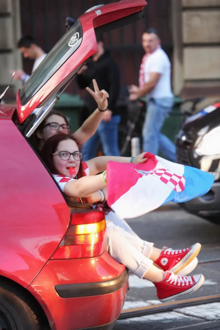 Diljem Zagreba slavio se povijesni uspjeh hrvatske nogometne reprezentacije na SP-u