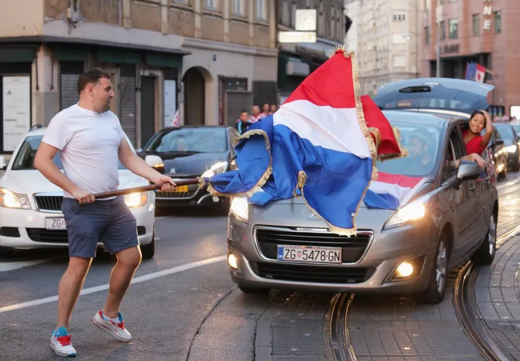 Diljem Zagreba slavio se povijesni uspjeh hrvatske nogometne reprezentacije na SP-u