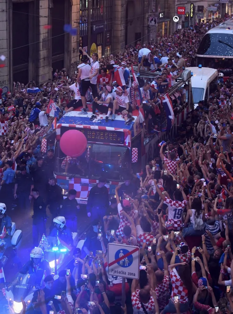 Hrvati uistinu neopisivo vole Vatrene: Vi&scaron;e od pola milijuna ljudi slavi u Zagrebu