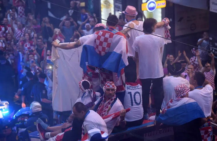 Hrvati uistinu neopisivo vole Vatrene: Vi&scaron;e od pola milijuna ljudi slavi u Zagrebu