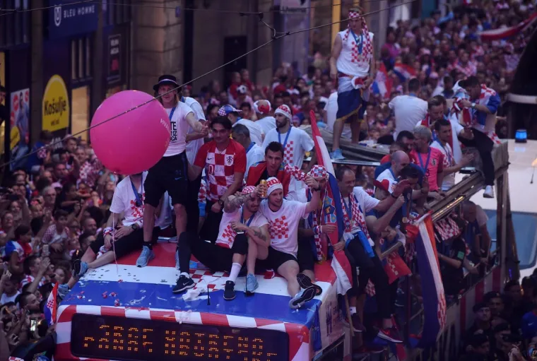 Hrvati uistinu neopisivo vole Vatrene: Vi&scaron;e od pola milijuna ljudi slavi u Zagrebu