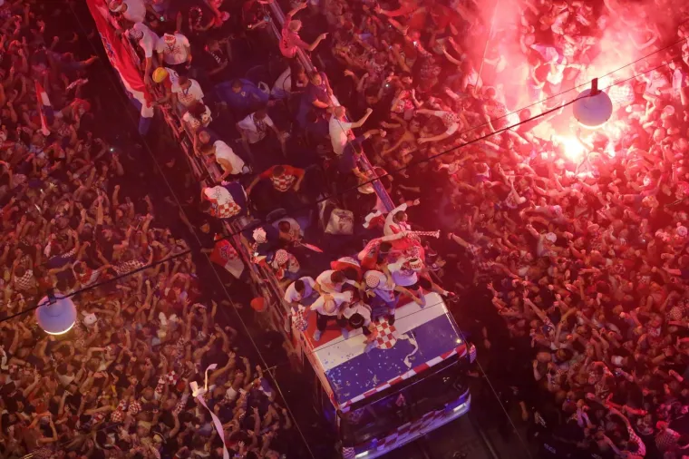 Hrvati uistinu neopisivo vole Vatrene: Vi&scaron;e od pola milijuna ljudi slavi u Zagrebu