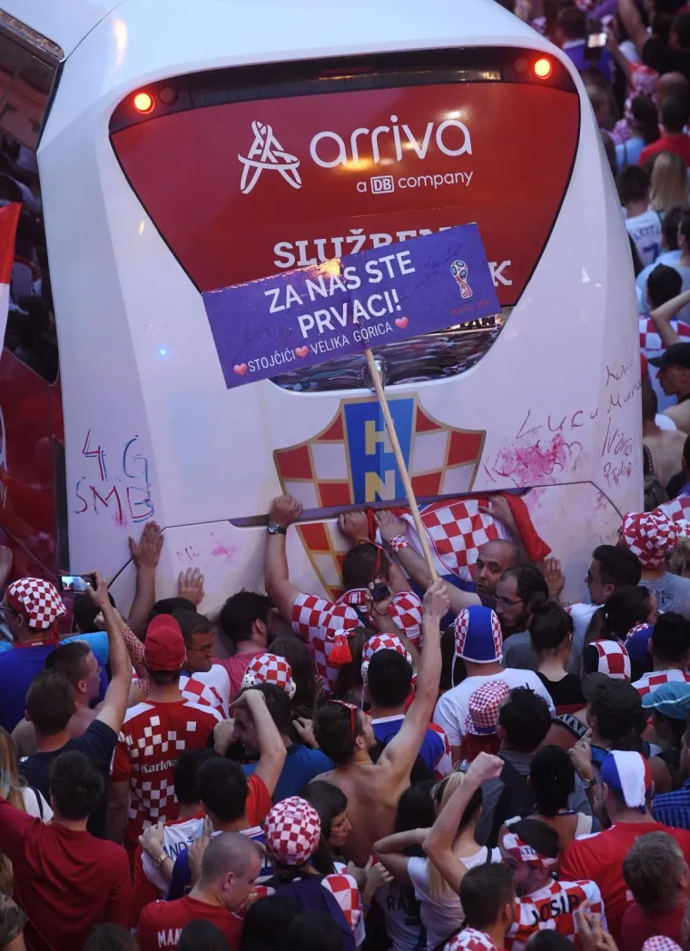 Hrvati uistinu neopisivo vole Vatrene: Vi&scaron;e od pola milijuna ljudi slavi u Zagrebu