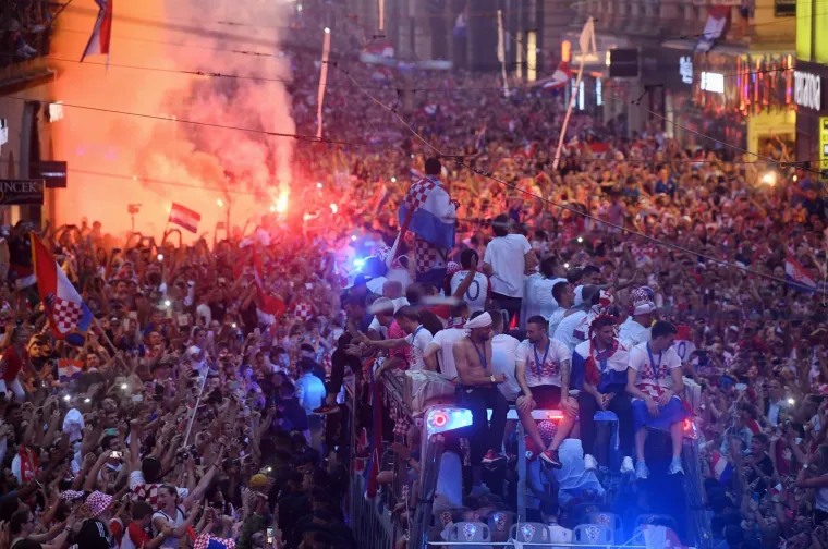 Hrvati uistinu neopisivo vole Vatrene: Vi&scaron;e od pola milijuna ljudi slavi u Zagrebu