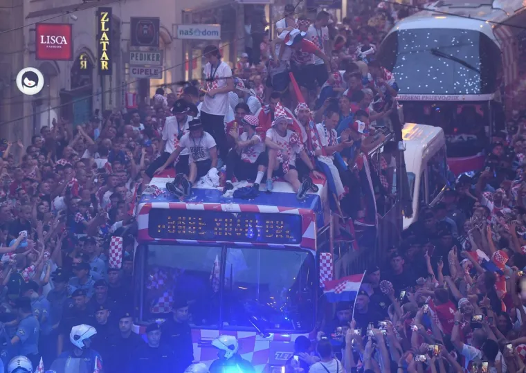 Hrvati uistinu neopisivo vole Vatrene: Vi&scaron;e od pola milijuna ljudi slavi u Zagrebu