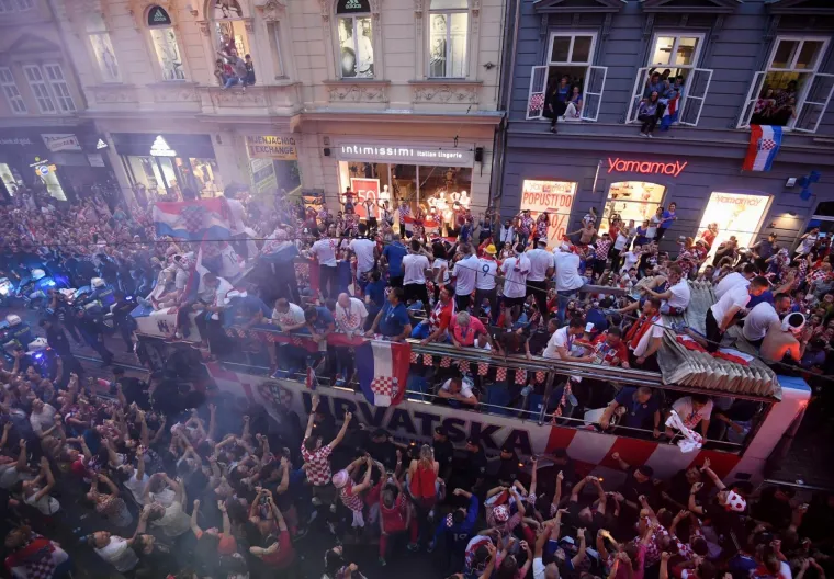 Hrvati uistinu neopisivo vole Vatrene: Vi&scaron;e od pola milijuna ljudi slavi u Zagrebu