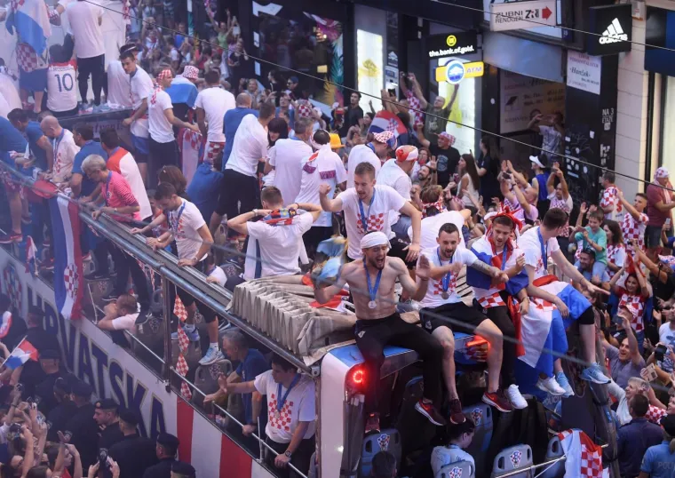 Hrvati uistinu neopisivo vole Vatrene: Vi&scaron;e od pola milijuna ljudi slavi u Zagrebu