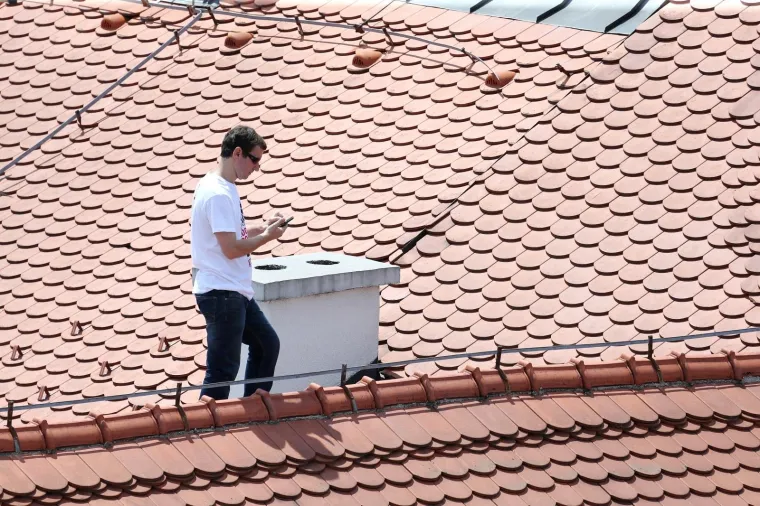 Navijači na krovovima