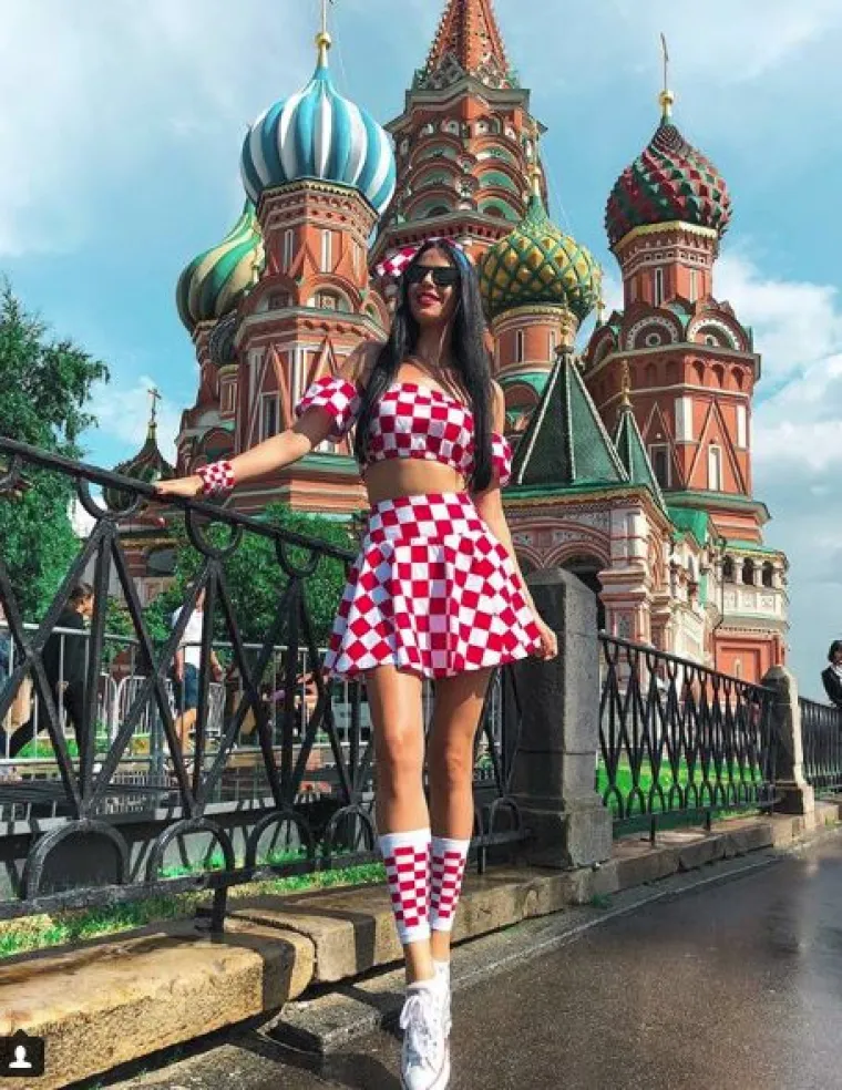 VATRENA LJEPOTICA S TRIBINA: Trbu&scaron;na plesačica koja je uljep&scaron;ala svaku utakmicu hrvatske reprezentacije