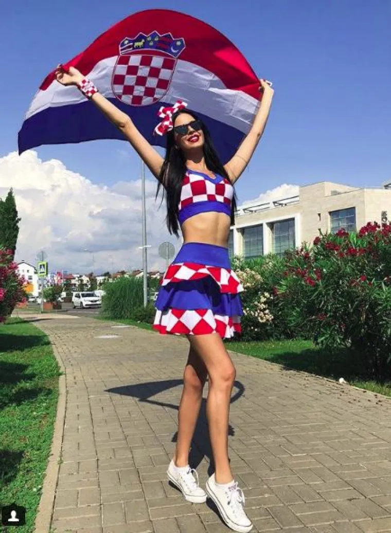 VATRENA LJEPOTICA S TRIBINA: Trbu&scaron;na plesačica koja je uljep&scaron;ala svaku utakmicu hrvatske reprezentacije