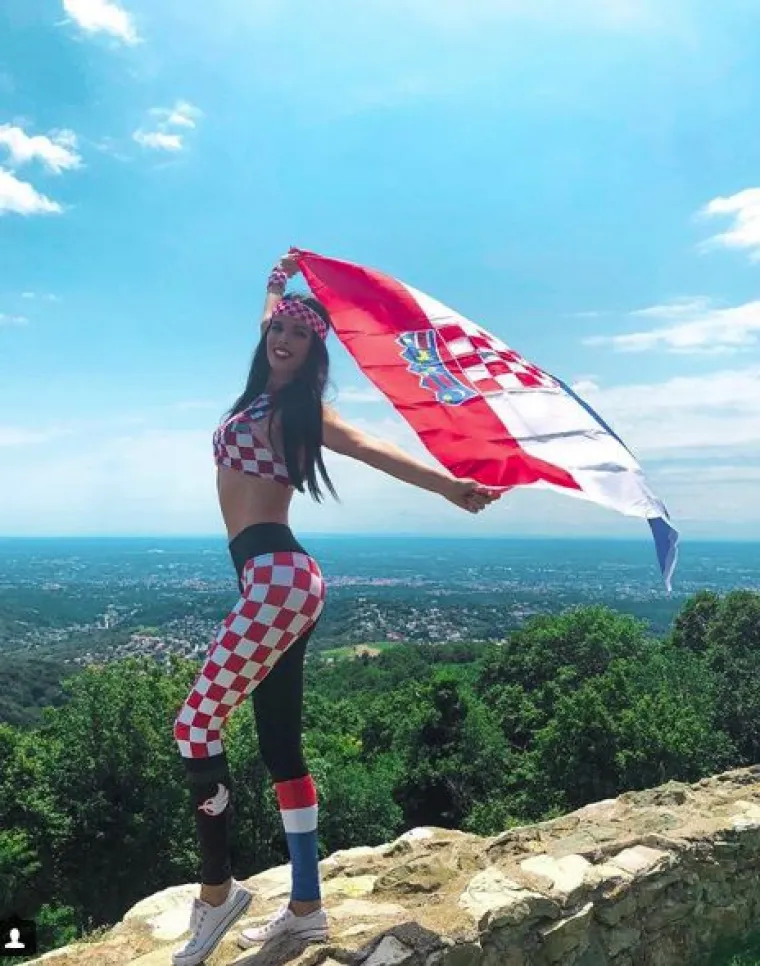 VATRENA LJEPOTICA S TRIBINA: Trbu&scaron;na plesačica koja je uljep&scaron;ala svaku utakmicu hrvatske reprezentacije