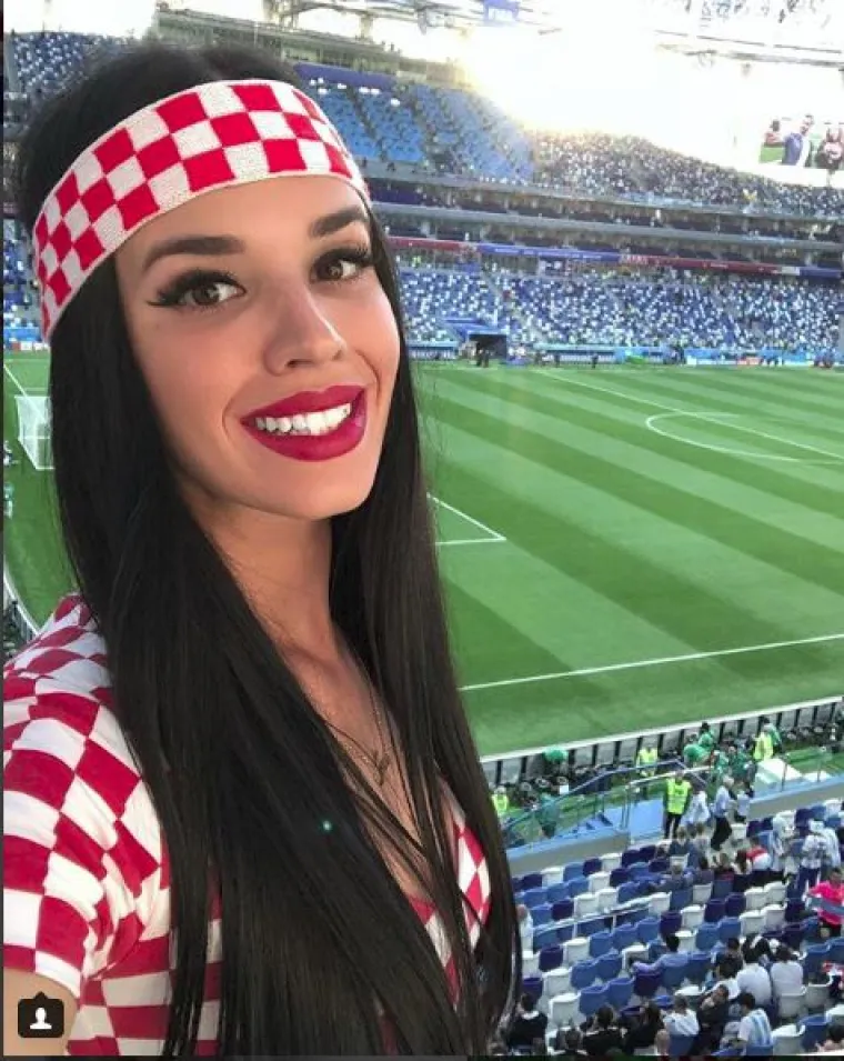VATRENA LJEPOTICA S TRIBINA: Trbu&scaron;na plesačica koja je uljep&scaron;ala svaku utakmicu hrvatske reprezentacije