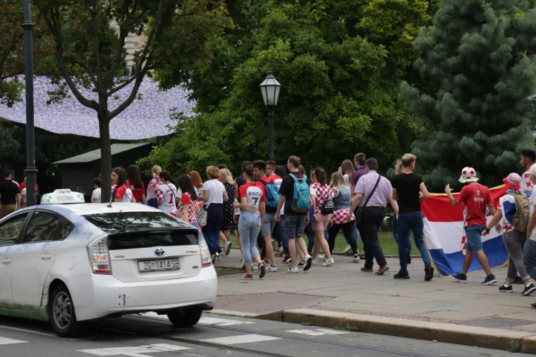 POGLEDAJTE KAKO JE IZGLEDAO SPEKTAKULARAN DOČEK VATRENIH NA TRGU: Oko pola milijuna građana slavilo je povijesni uspjeh