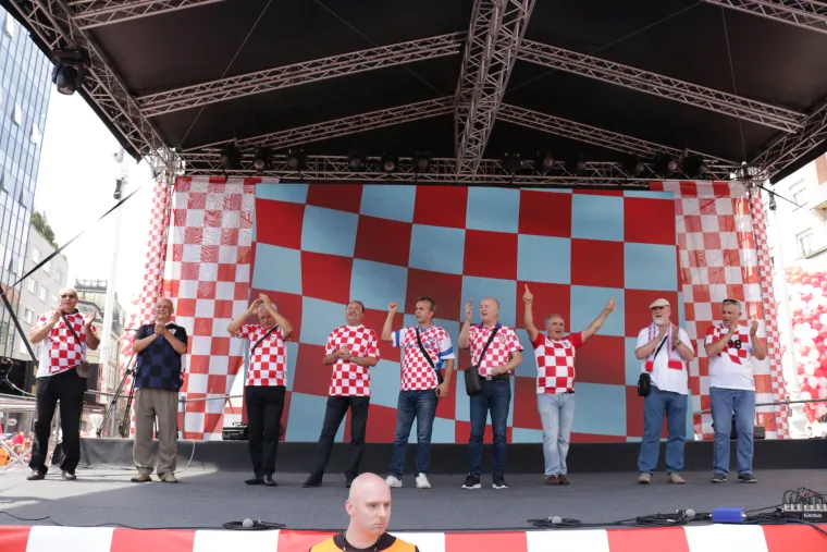 Pozornica na glavnom zagrebačkom trgu.