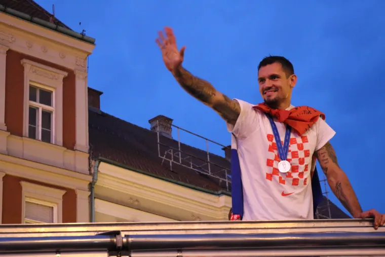 POGLEDAJTE KAKO JE IZGLEDAO SPEKTAKULARAN DOČEK VATRENIH NA TRGU: Oko pola milijuna građana slavilo je povijesni uspjeh