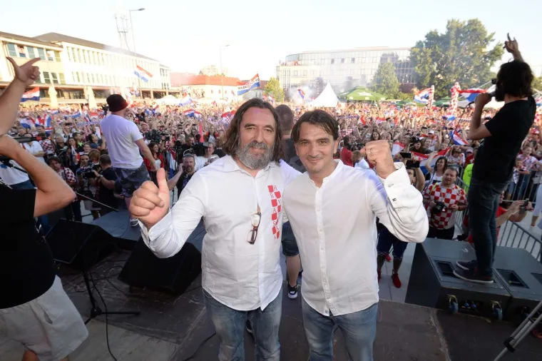 Varaždin je pripremio veliki doček za srebrnog hrvatskog izbornika, Zlatka Dalića. Na dočeku su bili Marko Perković Thompson, Velimir Bujanec, Ivan Čehok...