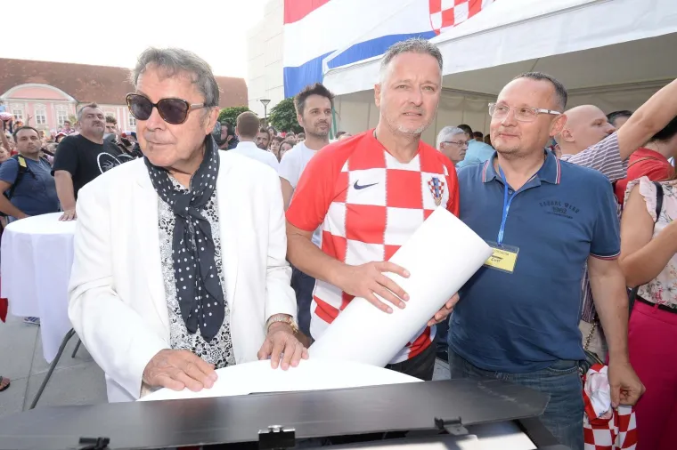 SKUPILA SE EKIPA U VARAŽDINU: Na Dalićev doček stigli Thompson, Bujanec, Čehok...