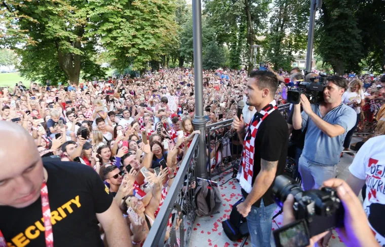 KARLOVAC OVAKVO &Scaron;TO NE PAMTI: Pogledajte kako su dočekali svog Dejana Lovrena