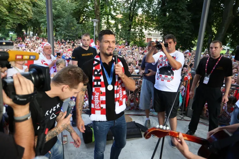 KARLOVAC OVAKVO &Scaron;TO NE PAMTI: Pogledajte kako su dočekali svog Dejana Lovrena