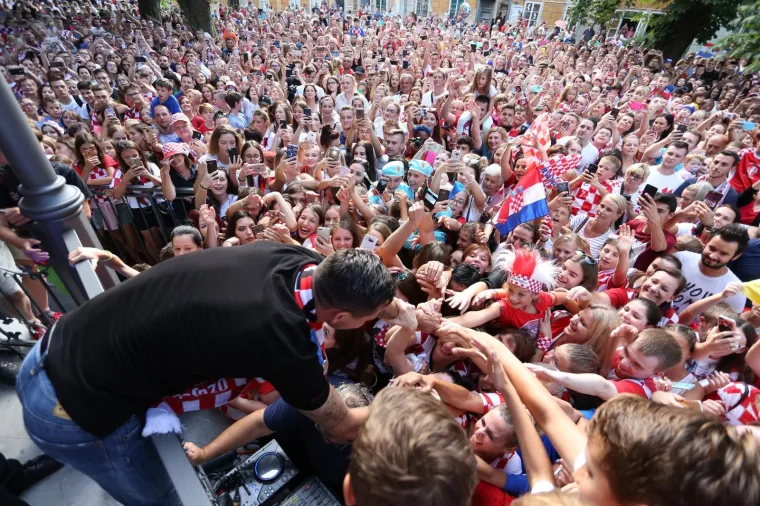 KARLOVAC OVAKVO &Scaron;TO NE PAMTI: Pogledajte kako su dočekali svog Dejana Lovrena