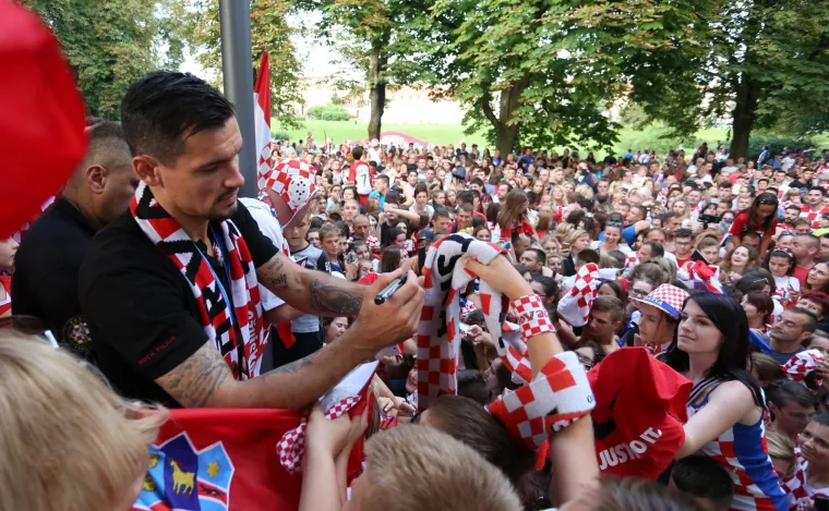 KARLOVAC OVAKVO &Scaron;TO NE PAMTI: Pogledajte kako su dočekali svog Dejana Lovrena