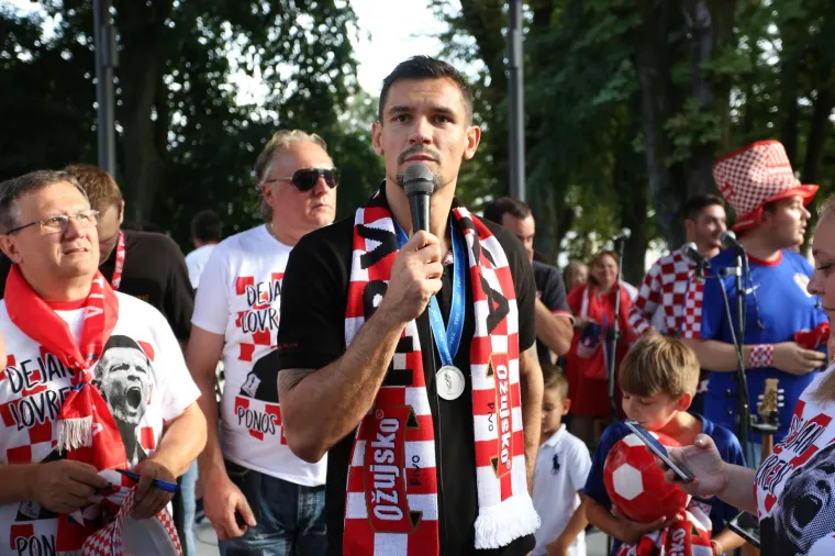 KARLOVAC OVAKVO &Scaron;TO NE PAMTI: Pogledajte kako su dočekali svog Dejana Lovrena