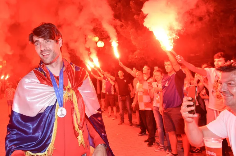 Slobo&scaron;tina gori: Pogledajte vatreni doček Vedranu Ćorluki