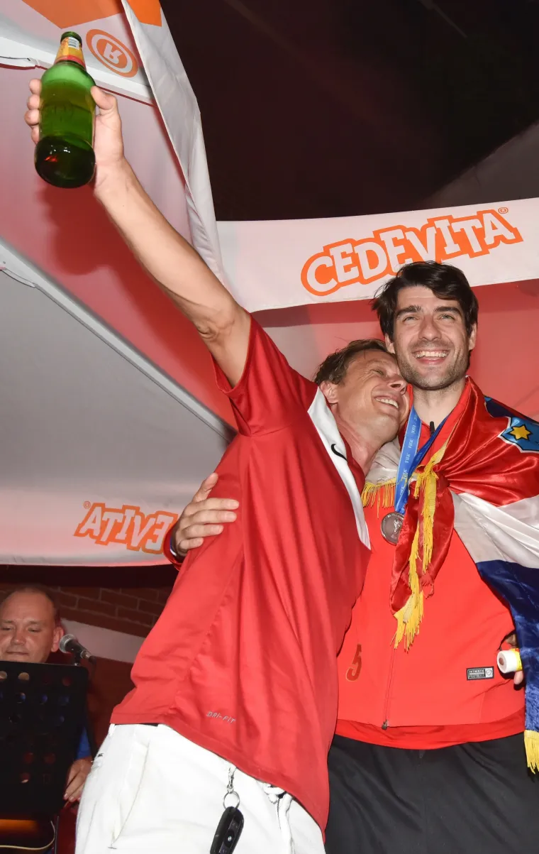 Slobo&scaron;tina gori: Pogledajte vatreni doček Vedranu Ćorluki