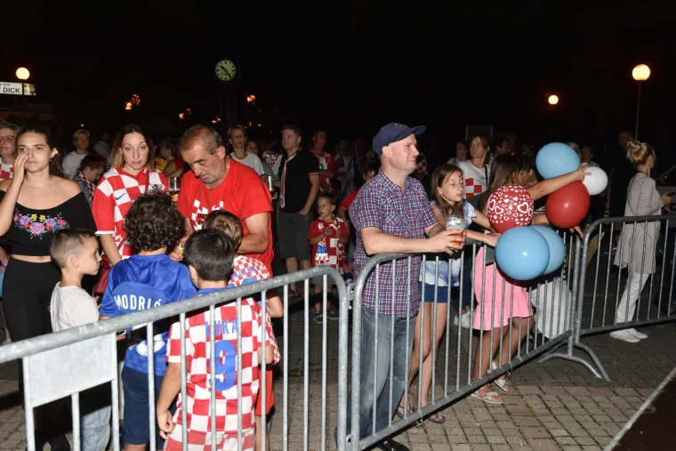 Slobo&scaron;tina gori: Pogledajte vatreni doček Vedranu Ćorluki