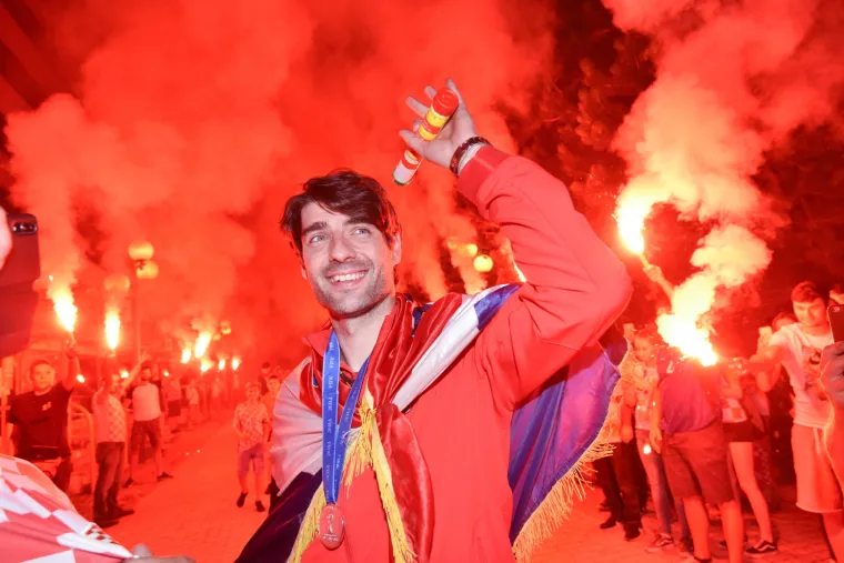 Slobo&scaron;tina gori: Pogledajte vatreni doček Vedranu Ćorluki