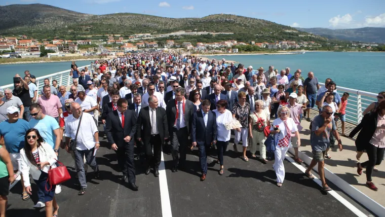 Stotine ljudi slave rje&scaron;enje gorućeg prometnog problema