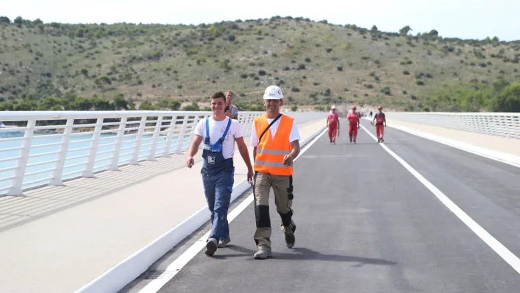 Stotine ljudi slave rje&scaron;enje gorućeg prometnog problema