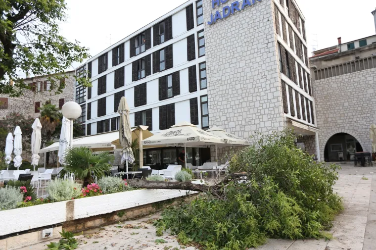 Nevrijeme pogodilo &scaron;ibensko područje, te izazvalo veliku materijalnu &scaron;tetu