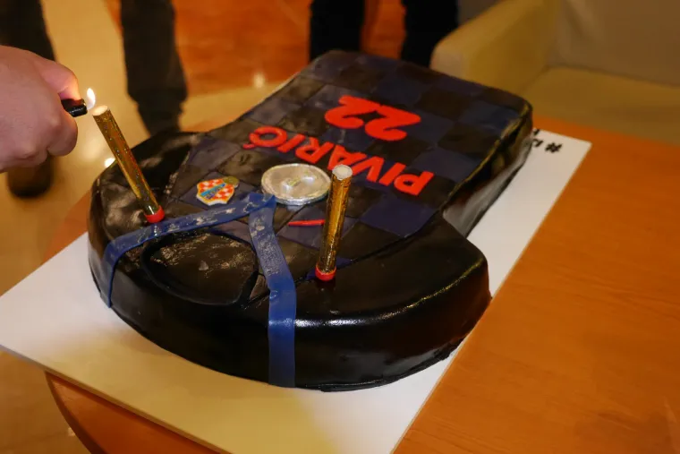 Pivarić se obratio okupljenima navijačima i zahvalio im na prekrasnom dočeku