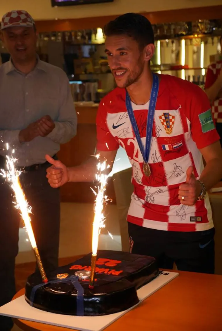 Pivarić se obratio okupljenima navijačima i zahvalio im na prekrasnom dočeku