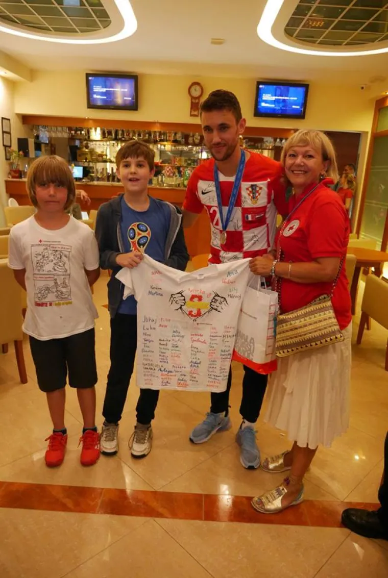 Pivarić se obratio okupljenima navijačima i zahvalio im na prekrasnom dočeku