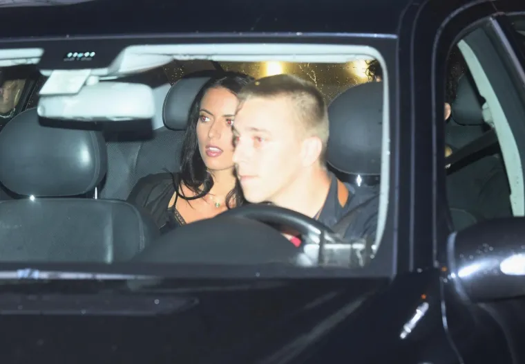 FOTOGALERIJA: Nakon dočeka na trgu Vatreni slavlje nastavili u dru&scaron;tvu ljep&scaron;ih polovica u restoranu Okrugljak