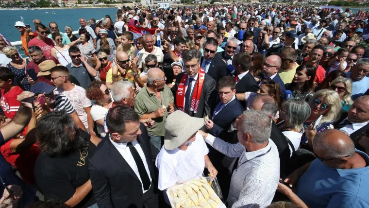 MOST KOPNO-OTOK ČIOVO JE PU&Scaron;TEN U PROMET: Stanovnici su ovo čekali vi&scaron;e od 50 godina