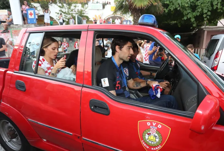ĆORLUKA I FRANKA STIGLI U RABAC: Pogledajte kakav su im doček organizirali