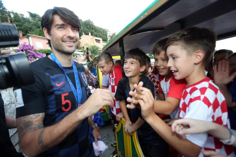 ĆORLUKA I FRANKA STIGLI U RABAC: Pogledajte kakav su im doček organizirali